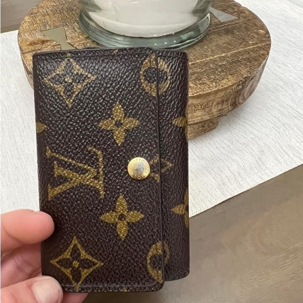 Louis Vuitton 6-ring key pouch
